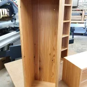 Badschrank aus Lärche massiv