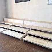 Chorpodeste aus Fichte - stapelbar & mobil