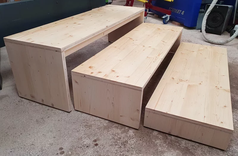 Chorpodeste aus Fichte - stapelbar & mobil