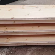 Chorpodeste aus Fichte - stapelbar & mobil