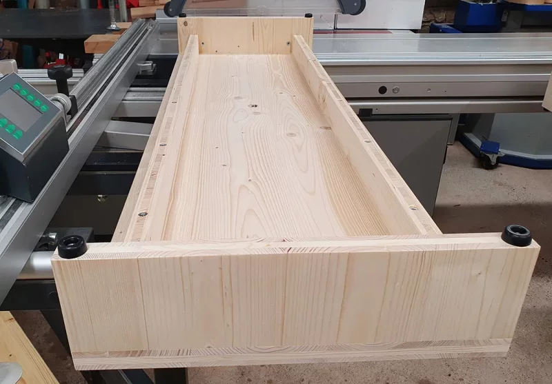 Chorpodeste aus Fichte - stapelbar & mobil