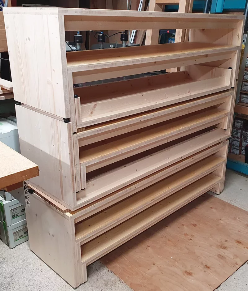 Chorpodeste aus Fichte - stapelbar & mobil