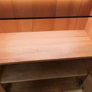 Beleuchteter Vitrinenschrank aus Kernbuche massiv