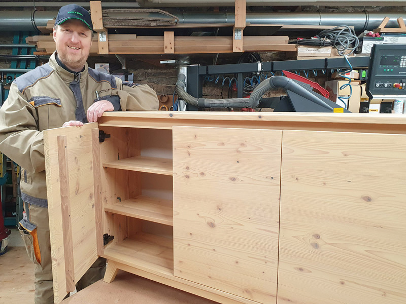 Sideboard aus massivem Fichte-Altholz Sideboard aus massivem Fichte-Altholz