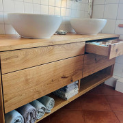 Waschtisch aus Asteiche massiv mit vier Schubkästen
