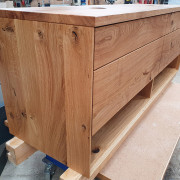 Waschtisch aus Asteiche massiv mit vier Schubkästen