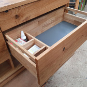 Waschtisch aus Asteiche massiv mit vier Schubkästen