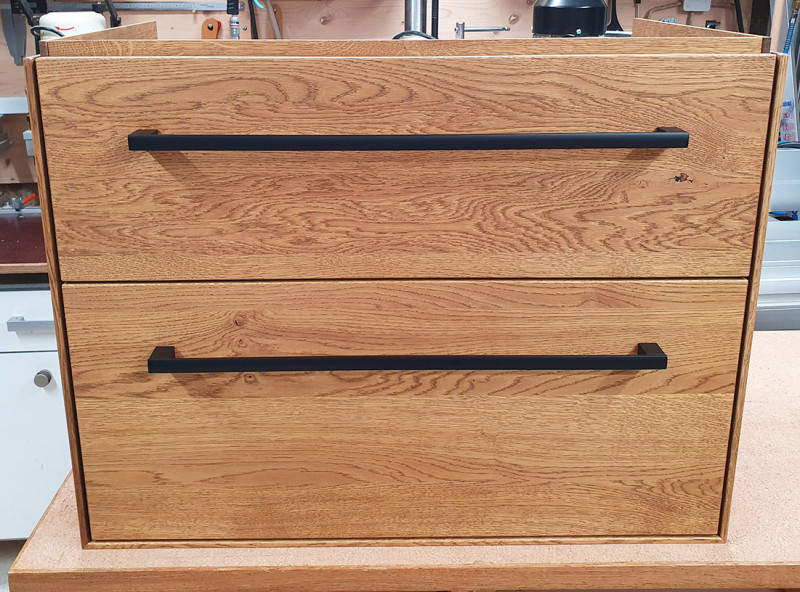 Waschtisch aus Asteiche massiv mit zwei Schubkästen