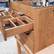 Waschtisch aus Asteiche massiv mit zwei Schubkästen