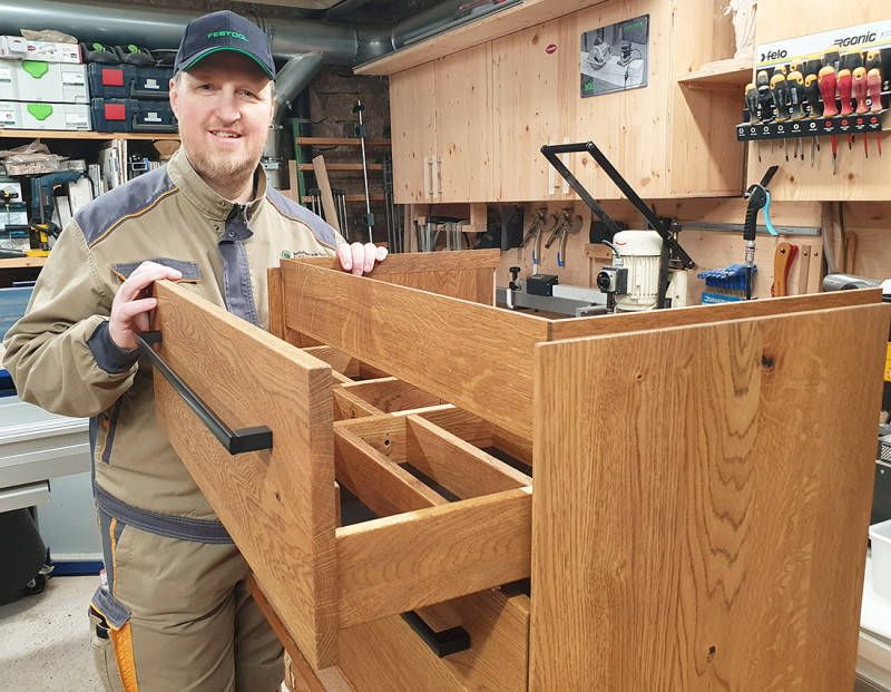 Waschtisch aus Asteiche massiv mit zwei Schubkästen