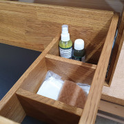 Waschtisch aus Asteiche massiv mit zwei Schubkästen