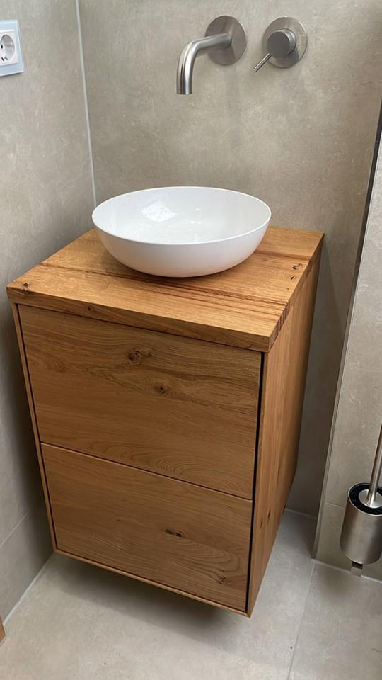 Waschtisch aus Asteiche massiv mit zwei Schubkäste