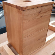 Waschtisch aus Asteiche massiv mit zwei Schubkäste