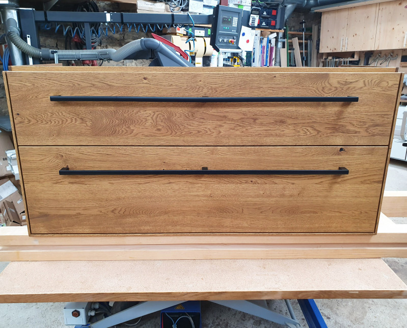 Waschtisch aus Asteiche massiv mit zwei Schubkästen