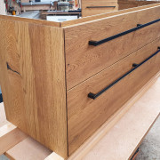 Waschtisch aus Asteiche massiv mit zwei Schubkästen