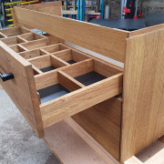 Waschtisch aus Asteiche massiv mit zwei Schubkästen