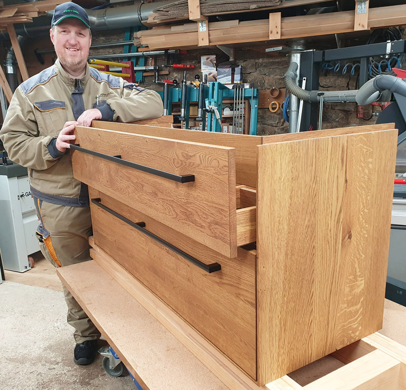 Waschtisch aus Asteiche massiv mit zwei Schubkästen