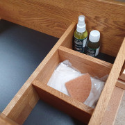 Waschtisch aus Asteiche massiv mit zwei Schubkästen