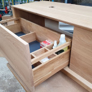 Waschtisch aus Eiche massiv mit zwei Schubkästen