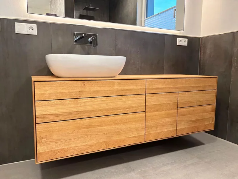 Waschtisch aus Eiche massiv mit sieben Schubkästen