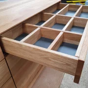 Waschtisch aus Eiche massiv mit sieben Schubkästen