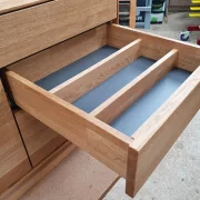 Waschtisch aus Eiche massiv mit sieben Schubkästen