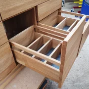 Waschtisch aus Eiche massiv mit sieben Schubkästen