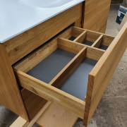 Waschtisch aus Eiche massiv mit vier Schubkästen