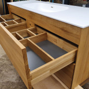 Waschtisch aus Eiche massiv mit vier Schubkästen