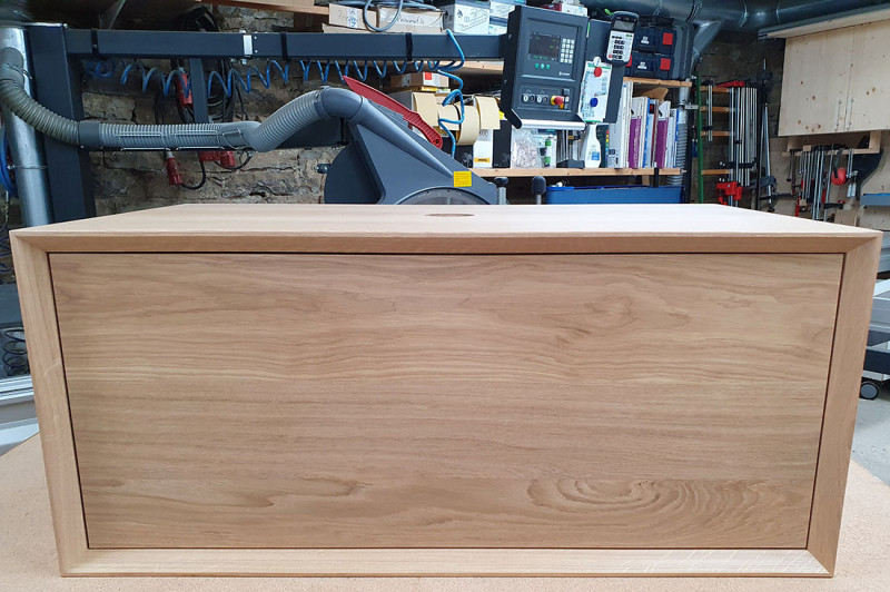 Waschtisch aus Eiche massiv mit einem Schubkasten