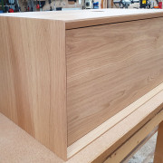 Waschtisch aus Eiche massiv mit einem Schubkasten