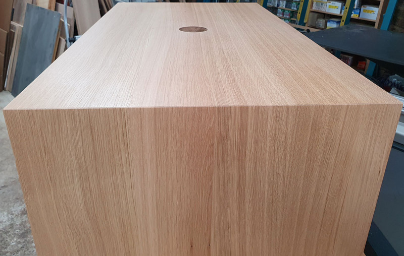 Waschtisch aus Eiche massiv mit einem Schubkasten