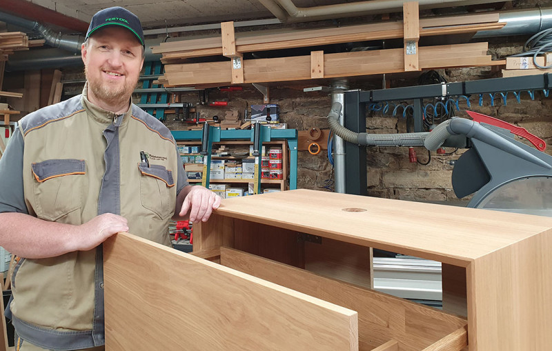 Waschtisch aus Eiche massiv mit einem Schubkasten