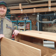 Waschtisch aus Eiche massiv mit einem Schubkasten