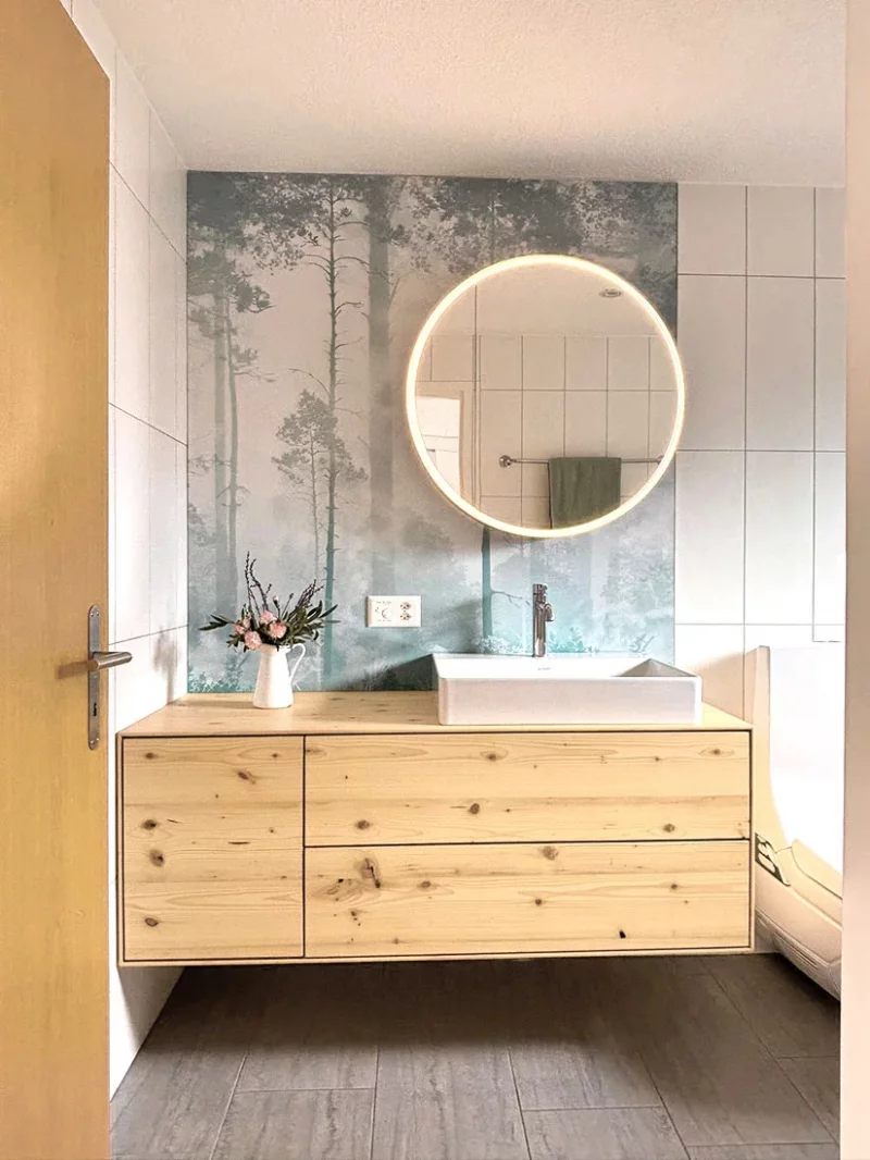 Waschtisch aus Fichte-Altholzbalken massiv mit zwei Schubkästen und einer Tür