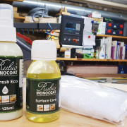 Waschtisch aus amerikanischem Nussbaum massiv, mit vier Schubkasten