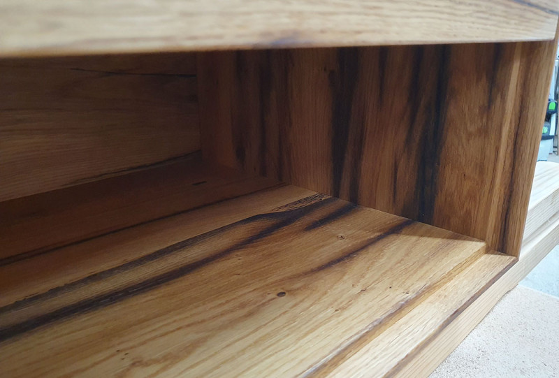 Waschtisch aus original alten Eichenbalken mit zwei Schubkasten