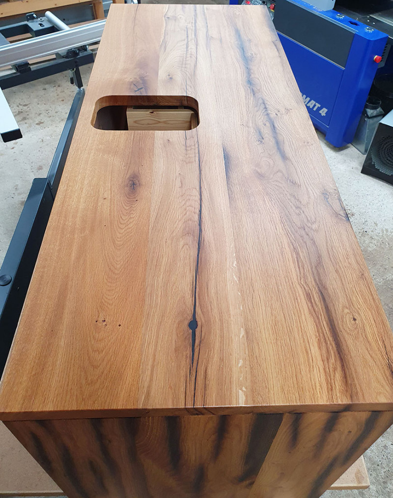 Waschtisch aus original alten Eichenbalken mit zwei Schubkasten