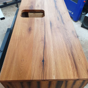 Waschtisch aus original alten Eichenbalken mit zwei Schubkasten