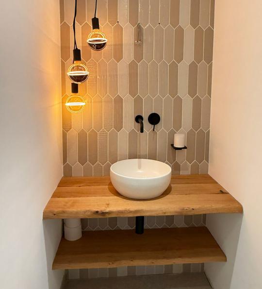 Waschtischplatte aus Asteiche mit Ablageplatte Stärke 4 cm