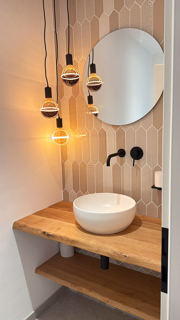 Waschtischplatte aus Asteiche mit Ablageplatte Stärke 4 cm